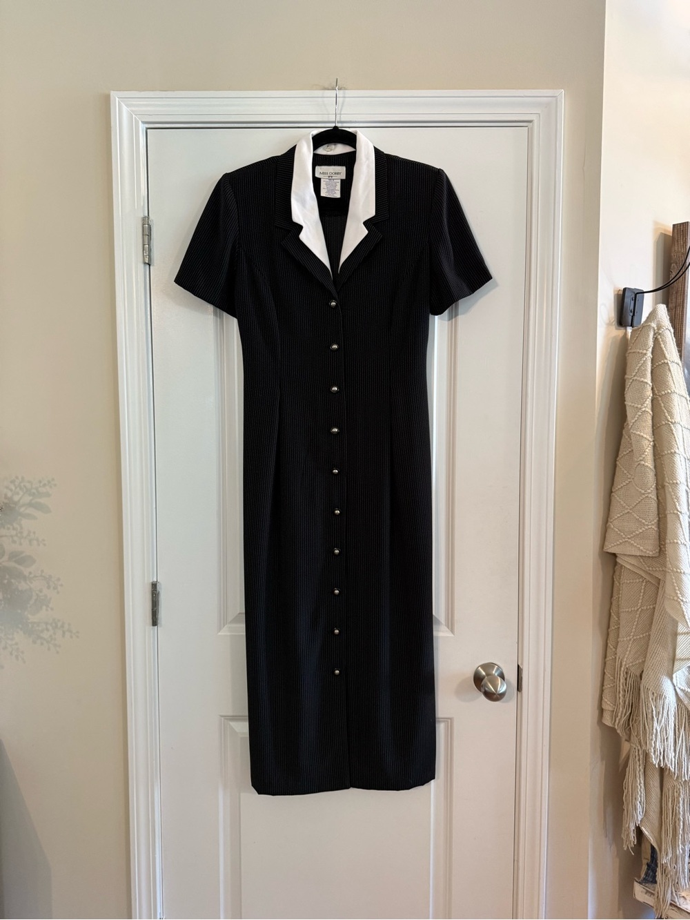VTG Miss Dorby Button Up Black Sheath Dress Shoulder Pads Collar Midi Length-12-